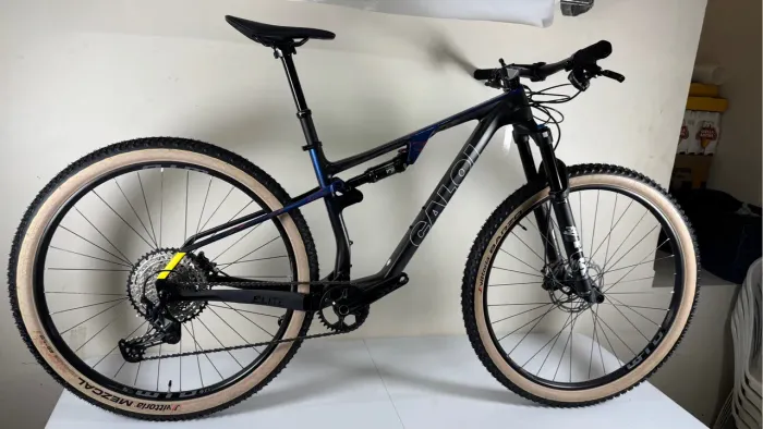 CALOI ELITE CARBON FS RÉPLICA TAMANHO 17 ZERO
