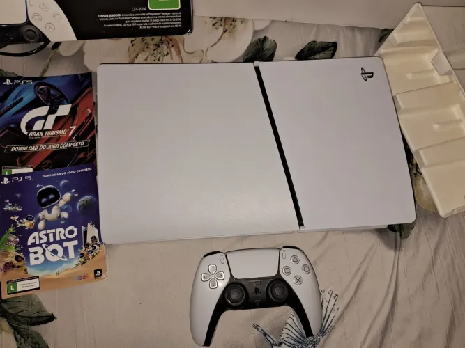 Ps5 slim 1 tb digital na caixa, 2 jogos