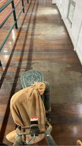 Raspagem de assoalho venha conferir .