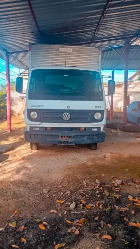 Caminhão baú em ótimo estado -modelo - VW 8.160drc 4x2