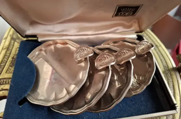 Jogo perfeito de porta cinzas na caixa um luxo