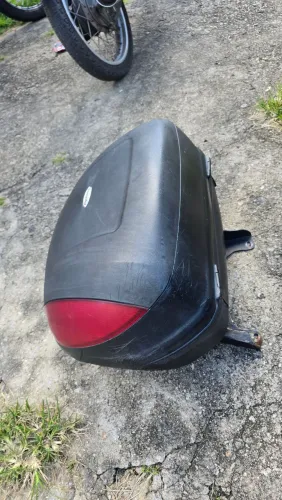 Vendo garupa reforçada lander com baú 