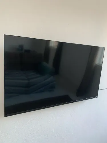 TV ROKU SMART 43 POLEGADAS,2 MESES DE USO,SEM MARCAS DE USO OU AVARIAS?PRA SAIR RAPIDO