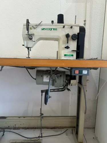 Máquina de costura 20u