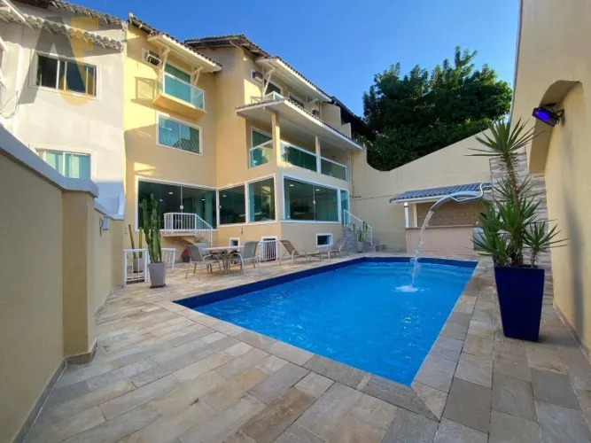 Casa dentro de condomínio Terral, 3 quartos 1 suíte 2 vagas.. 296 m².
