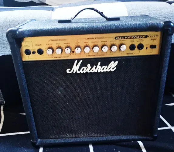 Amplificador Guitarra MARSHALL_VS 30 R