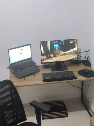 Mesa industrial para computador