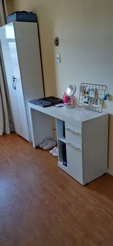 Escrivaninha e Armário Multiuso