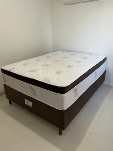 Cama Box com colchão semi novo 