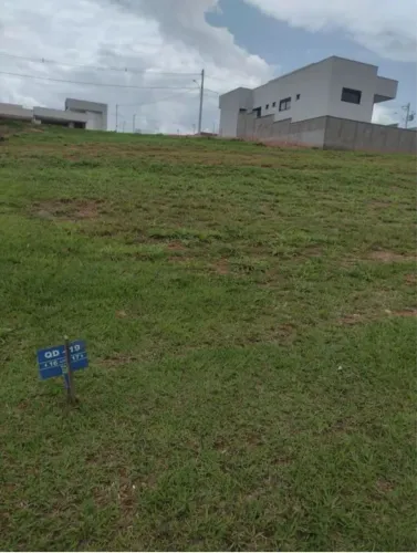Lote 300 metros jardins Bolonha 