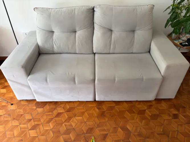 Sofá Retrátil e Reclinável