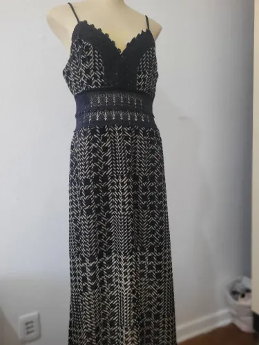 Roupas feminina de grifes: Animale, NV, Shoulder, Mob, Zara, Leliz Blanc, Agilita e Dudali
