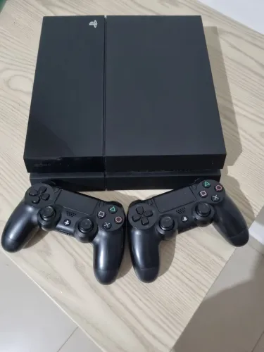 Ps4 Fat 500Gb segundo dono+Jogos de brinde