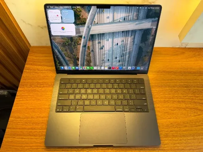 MacBook Pro M5 / Memória 16GB / SSD 512GB / Garantia Apple Até 18 x