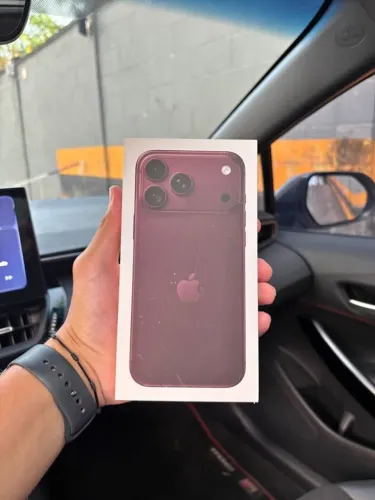 Iphone 18 pro max bordô