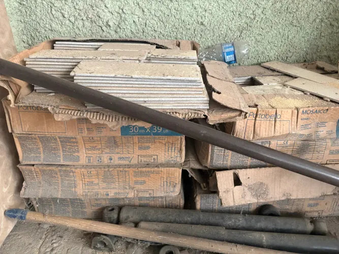 Vendo revestimento portobello branco. 9 caixas com 12 cada
