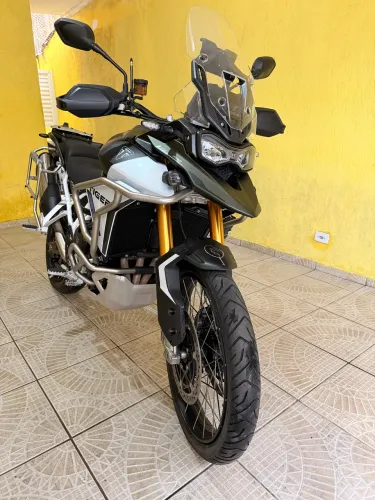 TRIUMPH TIGER 900 RALLY PRO 2025 - ÚNICO DONO - APENAS 5.600 KM