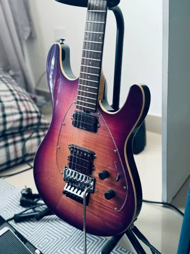 Guitarra Music Man Steve Morse