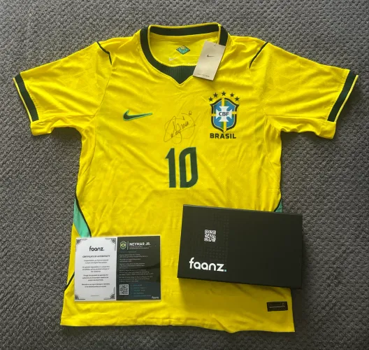 Camisa do Brasil autografada por Neymar Jr