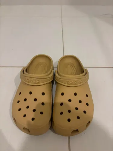 Vendo Crocs tam 37