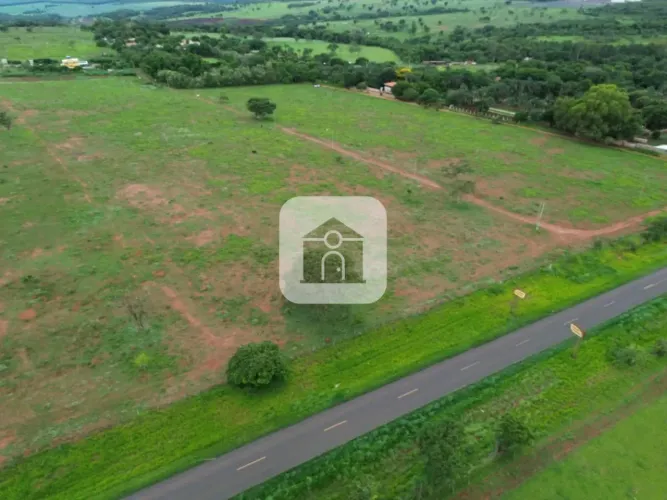 Excelente Área Comercial disponível para locação Bairro Distrito Industrial