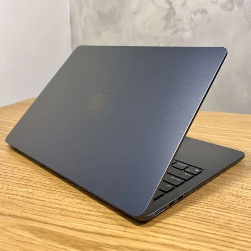 Macbook Air 2022, 13 Polegadas  Chip Apple M2, 8GB, 256SSD, Semi-Novo