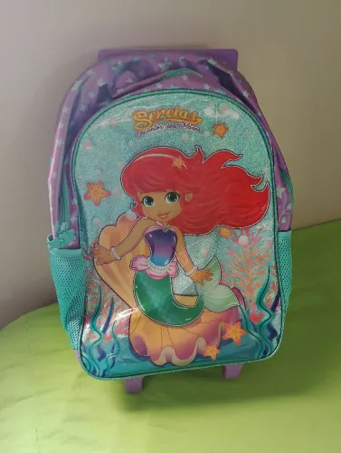 Mochila escolar com Rodinhas e imagem 3D