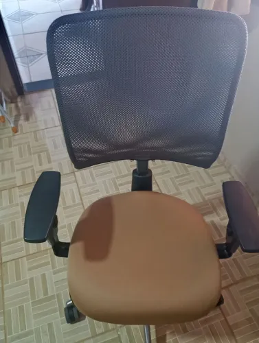 Vendo cadeira de escritório