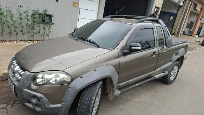 Fiat Strada Adventure 1.8/ 1.8 Locker Flex CE 2009