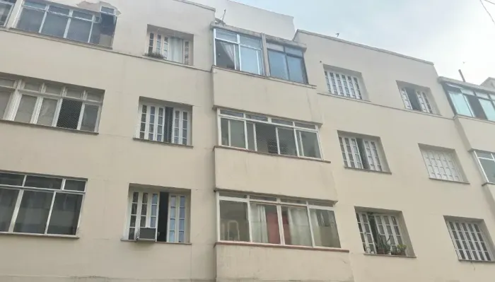 Vendo Excelente Prédio Residencial no Catete - Com 18 apartamentos já alugados!!