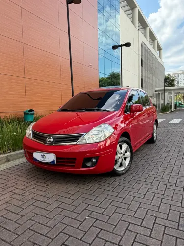 Nissan Tiida SL 1.8/1.8 Flex 16V Aut. 2011