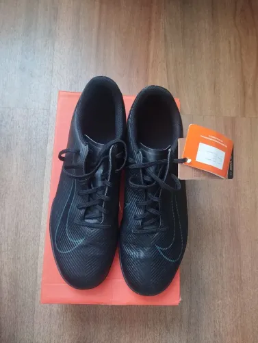 Chuteira futsal Nike número 43