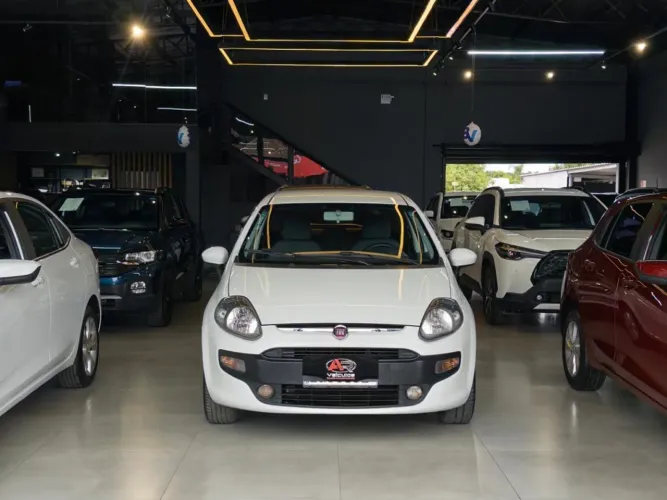 Fiat Punto Attractive Italia 1.4 F.flex 8V 5P 2013