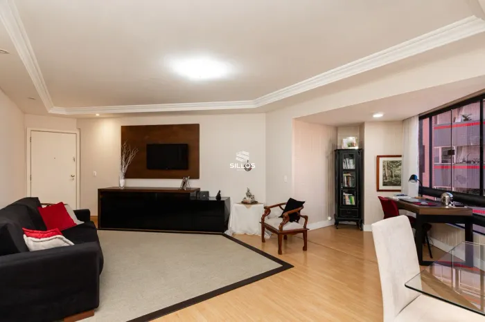 Apartamento à venda com 2 quartos no Água Verde em Curitiba