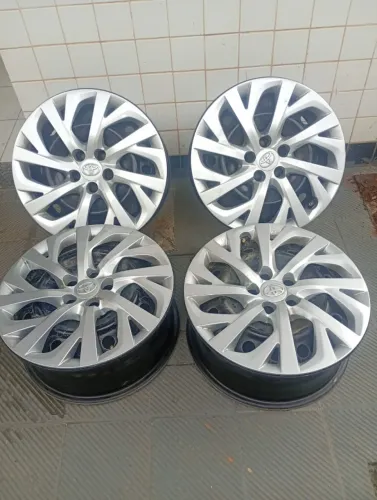 Conjunto de rodas aro 16 5 furos com calotas novas