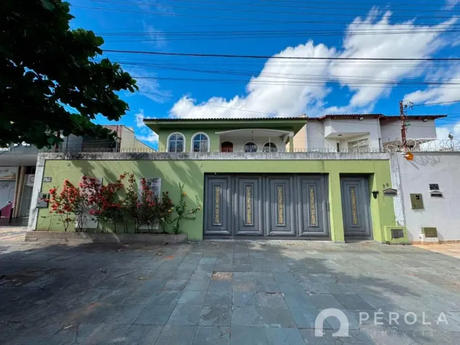 Sobrado em Jardim América - Goiânia