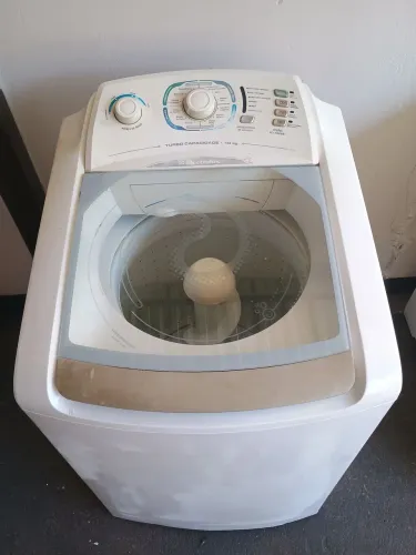 Máquina de lavar roupa Electrolux 10 kg funcionando perfeitamente todas as funções ok