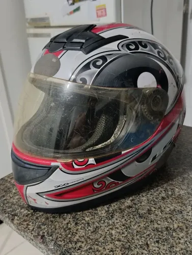 Capacete moto