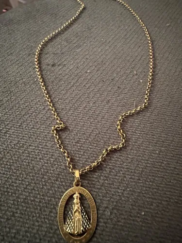 Vende-se corrente de ouro com pingente de ouro da nossa senhora aparecida