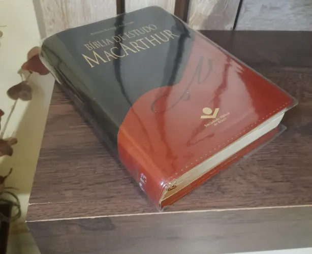 Bíblia de estudo MacArthur (Raridade)Como nova.