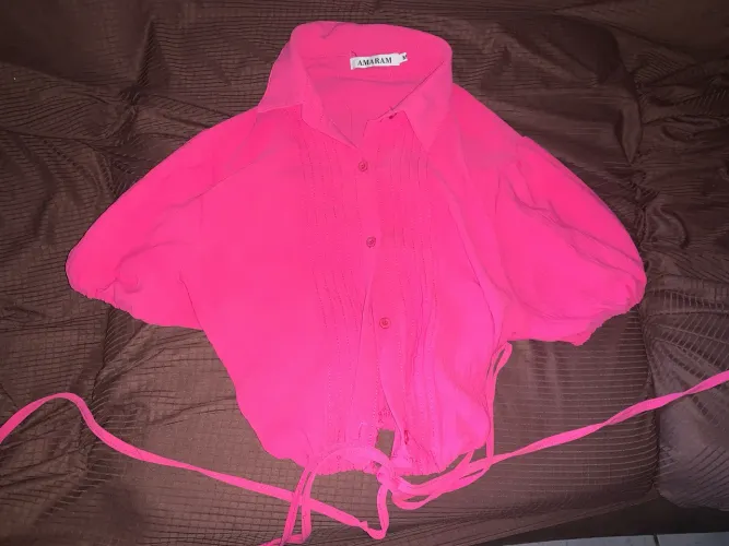blusa cropped rosa