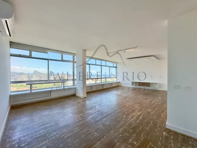 Lindo apartamento reformado no Leblon, com vista panorâmica
