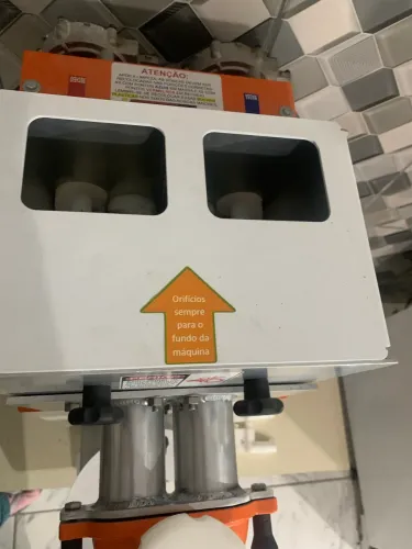 Vende-se máquina de salgados ótimo estado