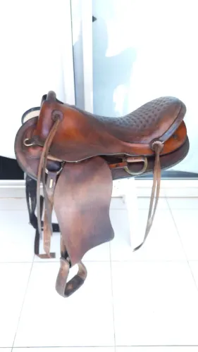 Sela Australiana 18" Cor Marrom - Artesanal, Feita a Mão e Extremamente Confortável 