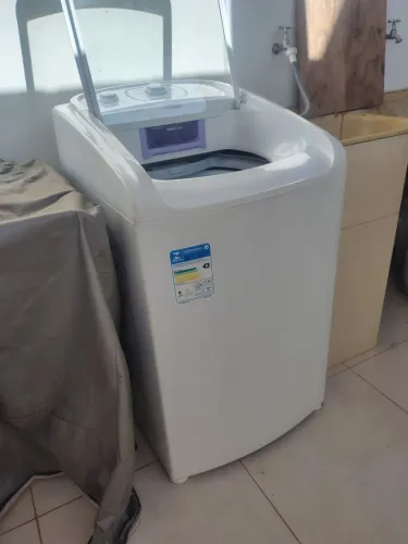 Máquina de lavar roupa Eletrolux 11kg semi nova