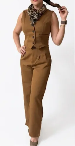 Conjunto marrom com echarpe