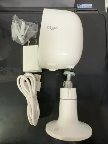 Câmera de Segurança Wi-Fi DZEES HD - Nova Sem Caixa
