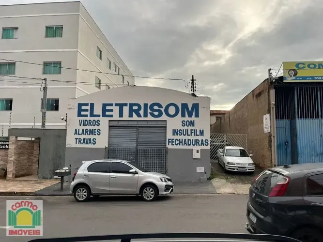 Galpão e sobrado à venda, de 361 m² por R$ 900.000 - Setor Central - Anápolis/GO