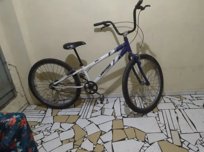 Vendo ou troco bicicleta aro 26