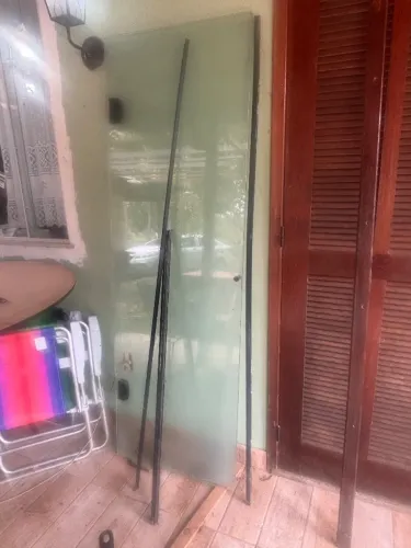 Box em Blindex com porta de abrir completo , medida 1,20 com 1,80 de altura